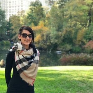 Meet your Posher, Angela